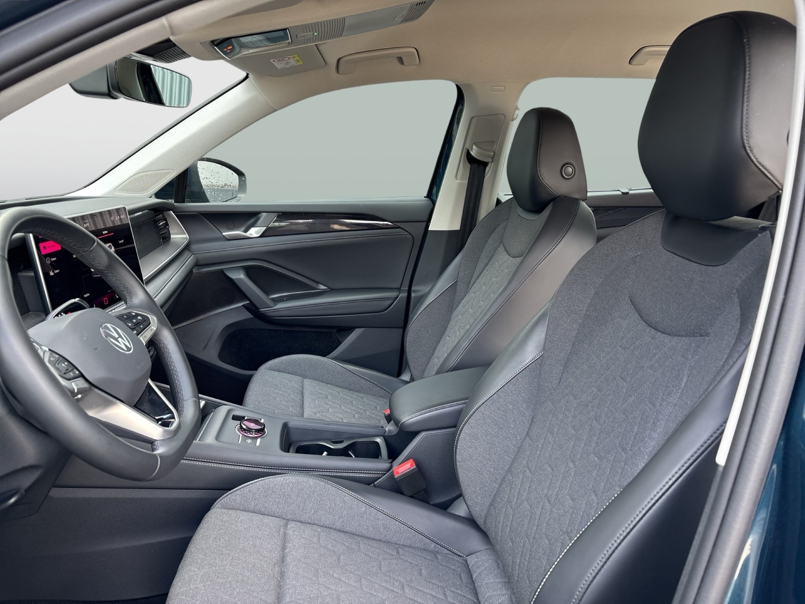 Volkswagen Tayron 1.5 eTSI LIFE AHK CAM ACC LM18 CARPLAY