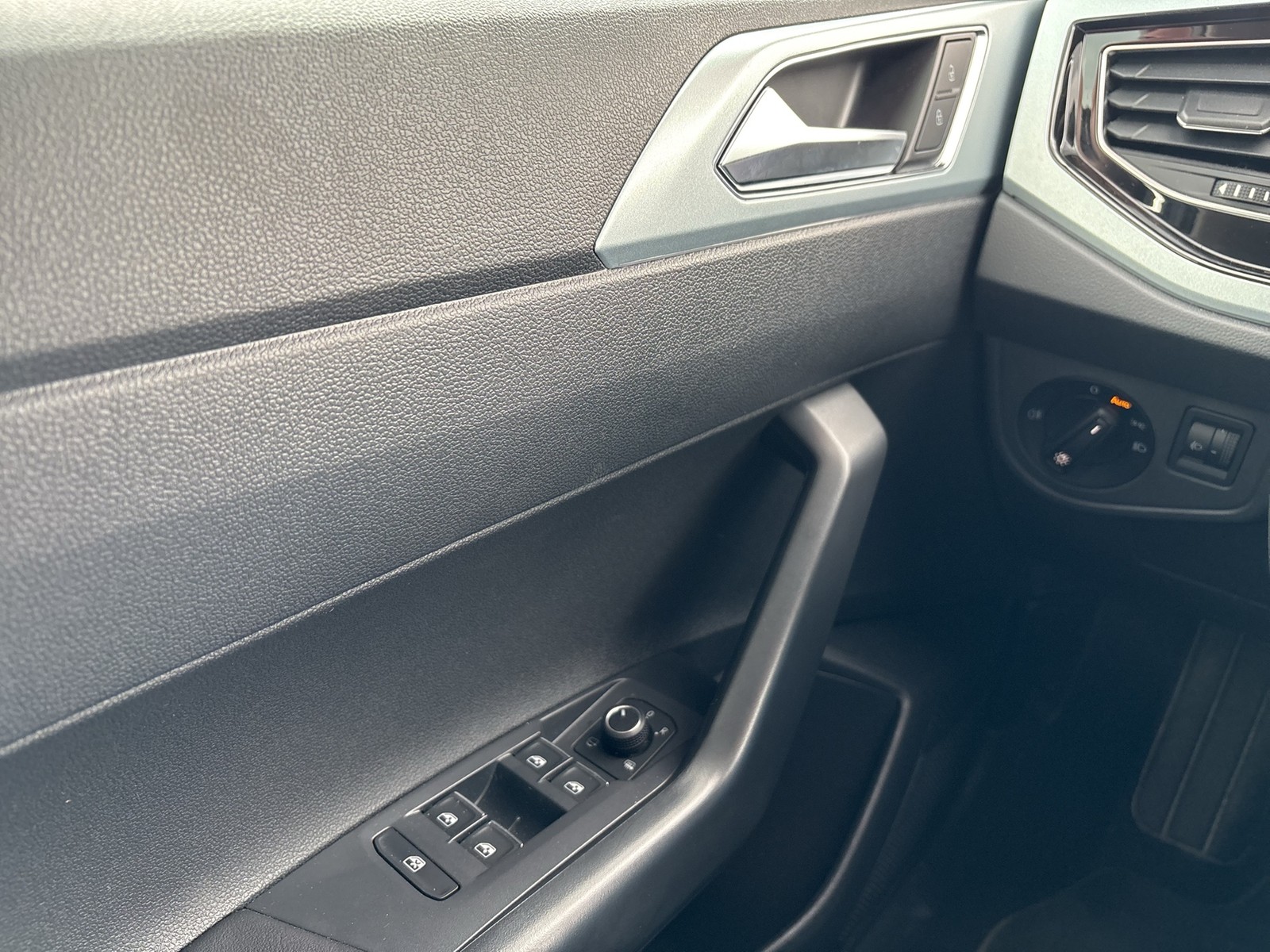 Volkswagen Taigo 1.5 GOAL CAM ACC LM17 CARPLAY SITZHEIZUNG