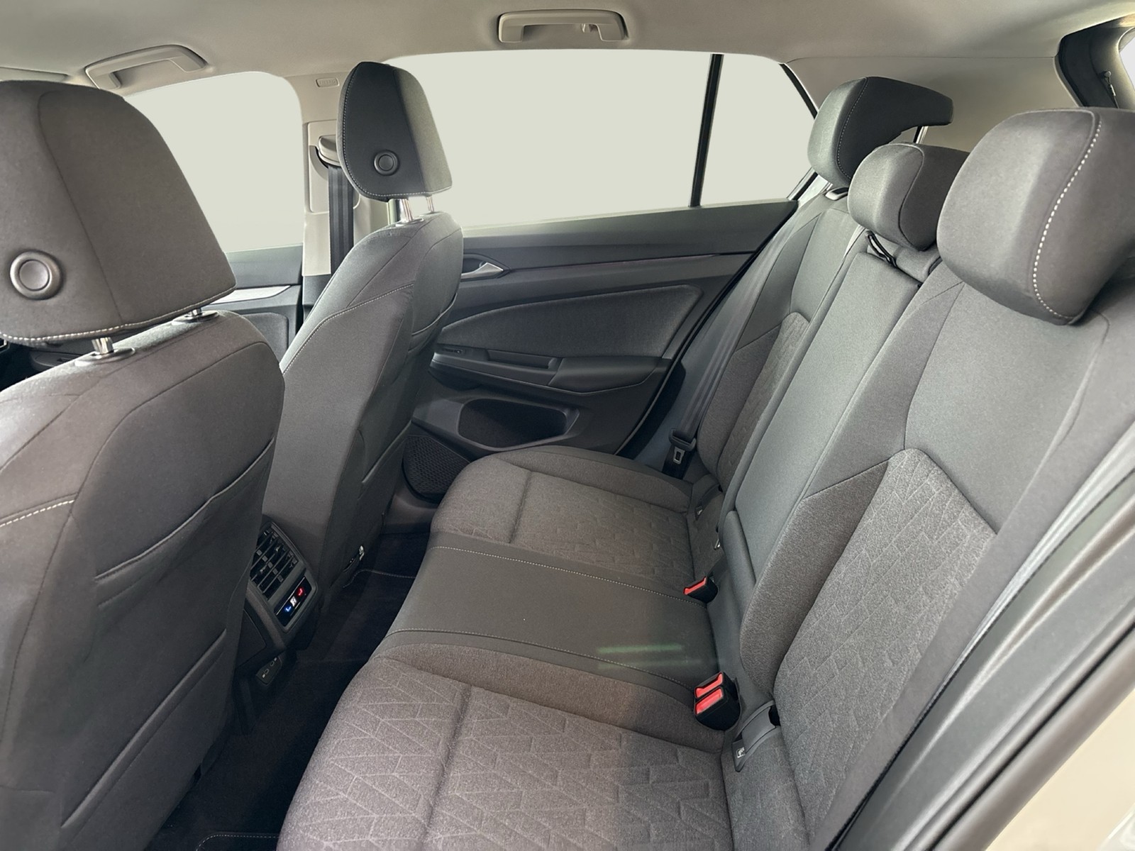 Volkswagen Golf VIII 1.5 LIFE CAM ACC CARPLAY ALU SITZHEIZ.