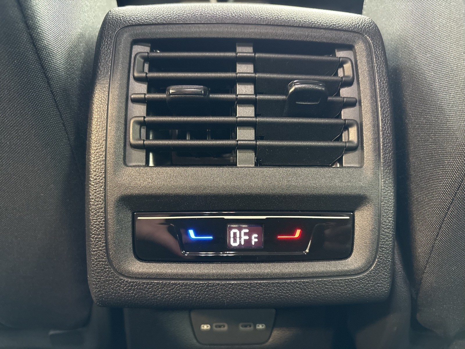 Volkswagen Golf VIII 1.5 LIFE CAM ACC CARPLAY ALU SITZHEIZ.