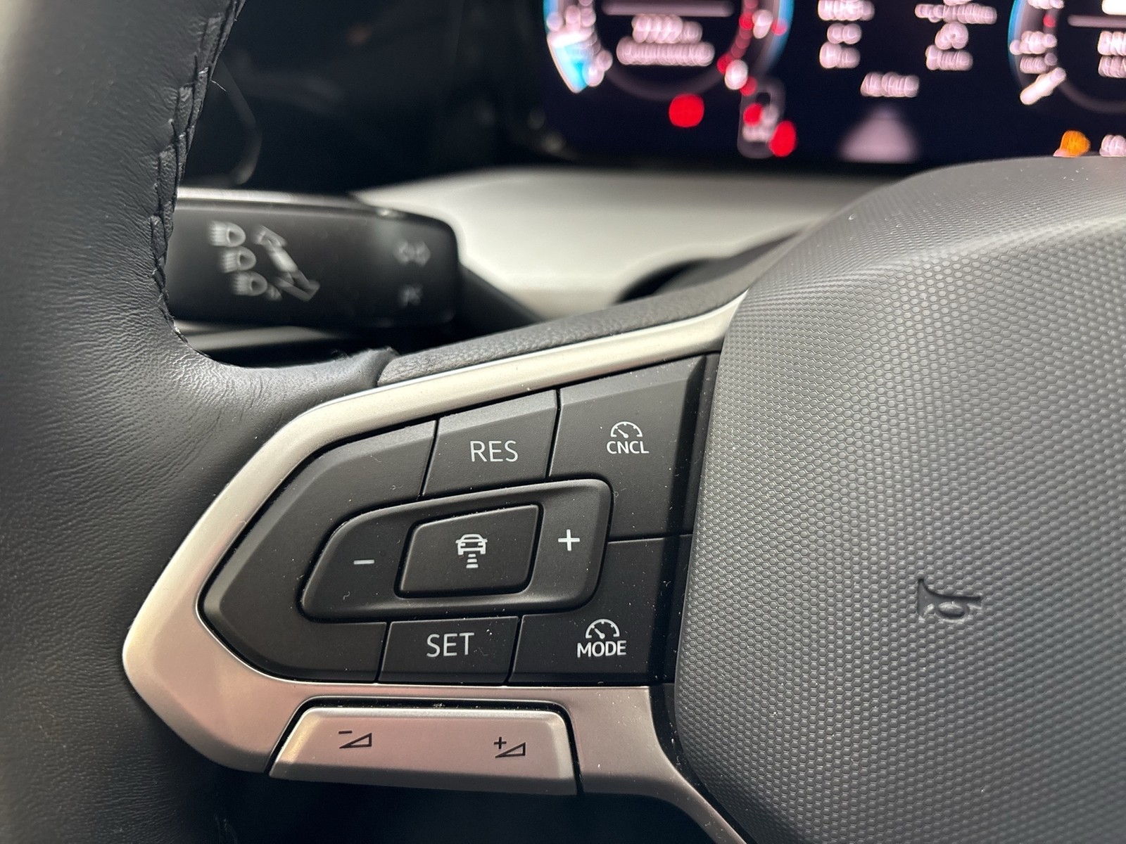 Volkswagen Golf VIII 1.5 LIFE CAM ACC CARPLAY ALU SITZHEIZ.