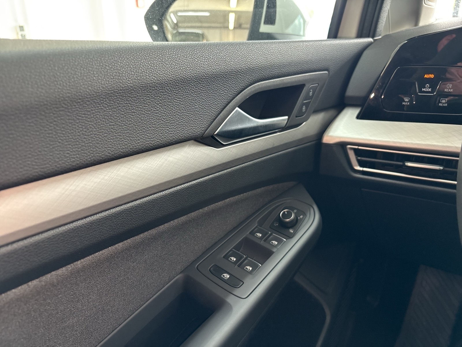 Volkswagen Golf VIII 1.5 LIFE CAM ACC CARPLAY ALU SITZHEIZ.