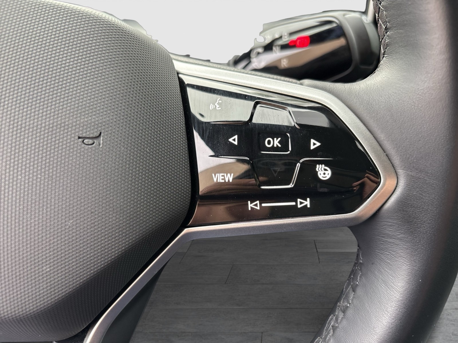 Volkswagen ID.7 Tourer PRO WÄRMEPUMPE AHK 360°CAM ACC LM19