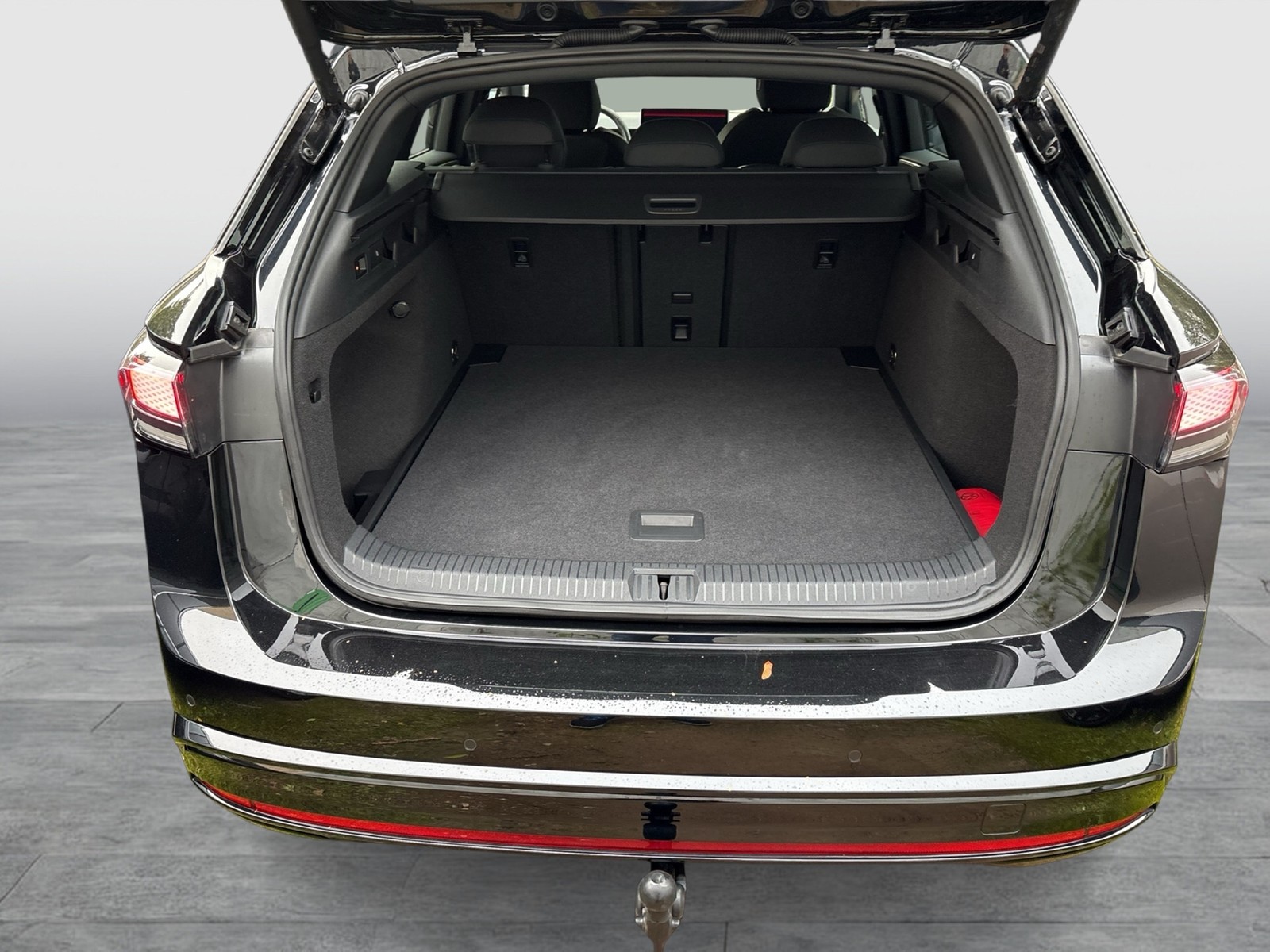Volkswagen ID.7 Tourer PRO WÄRMEPUMPE AHK 360°CAM ACC LM19