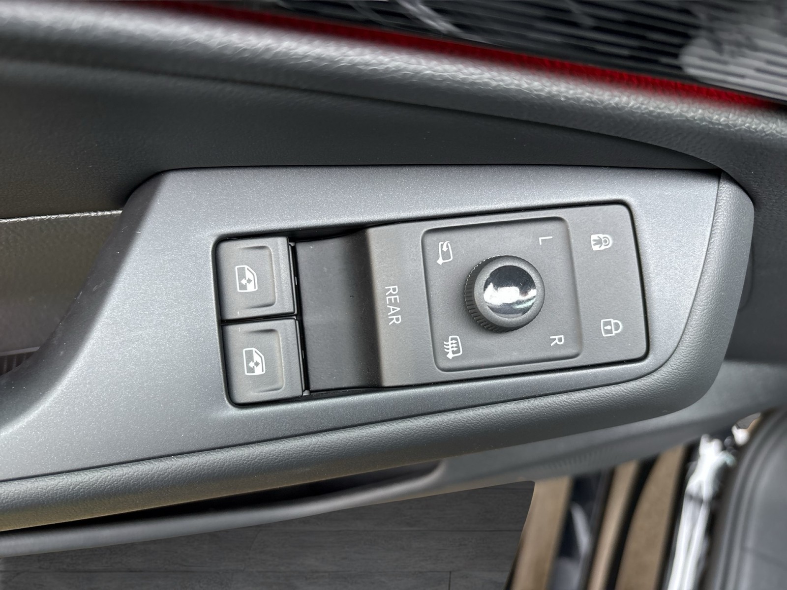 Volkswagen ID.7 Tourer PRO WÄRMEPUMPE AHK 360°CAM ACC LM19