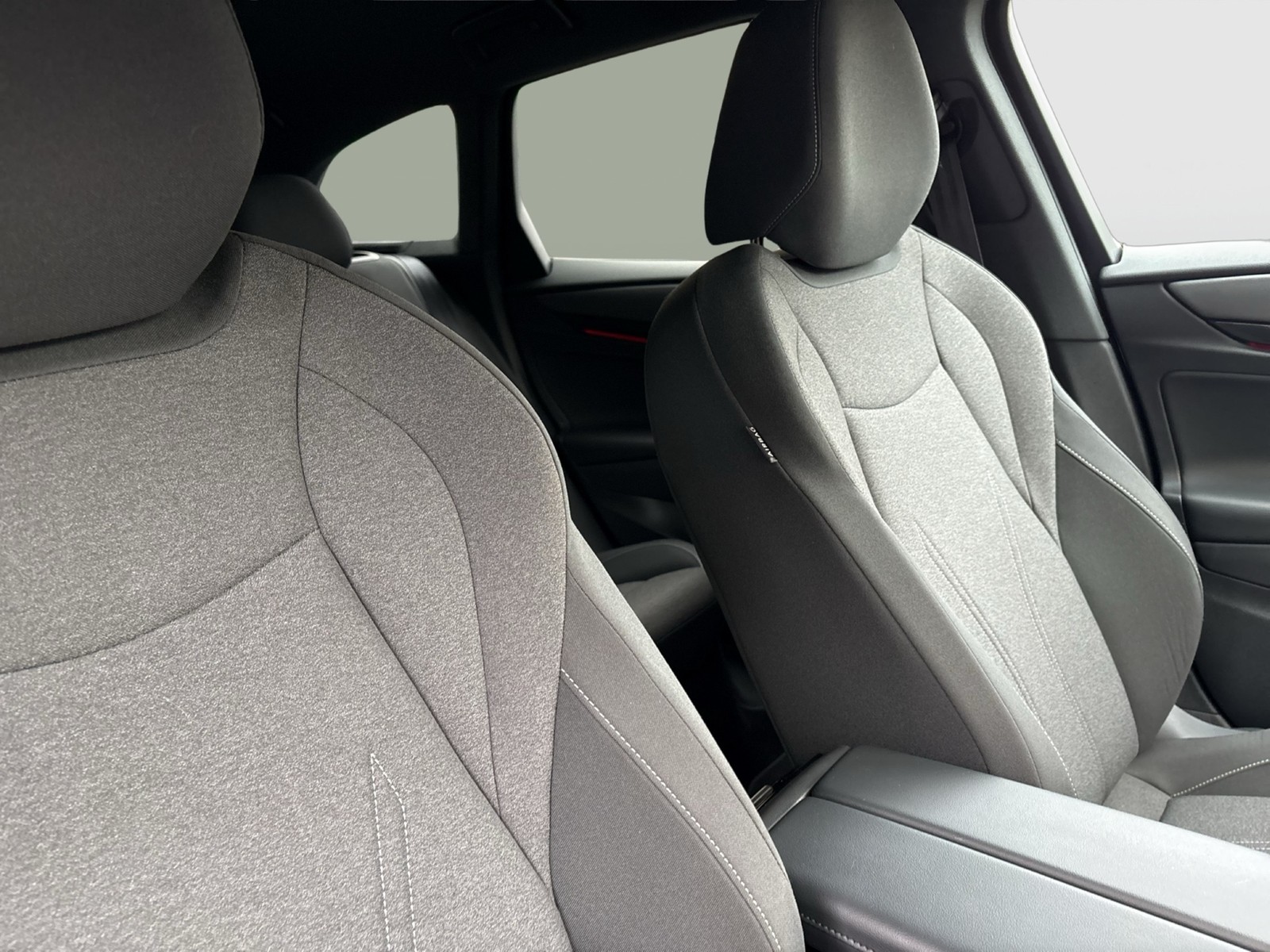 Volkswagen ID.7 Tourer PRO WÄRMEPUMPE AHK 360°CAM ACC LM19