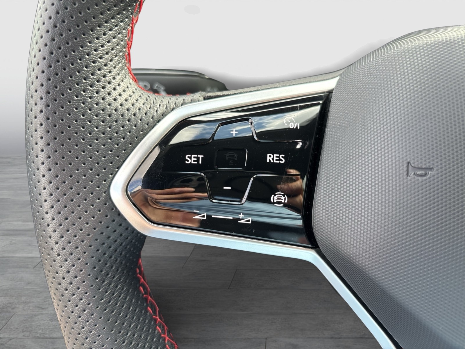 Volkswagen Golf 2.0 GTI LED+ CARPLAY SITZHEIZUNG
