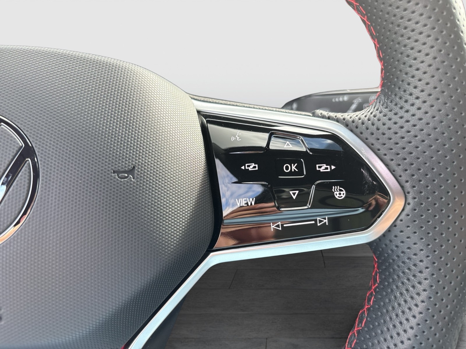 Volkswagen Golf 2.0 GTI LED+ CARPLAY SITZHEIZUNG