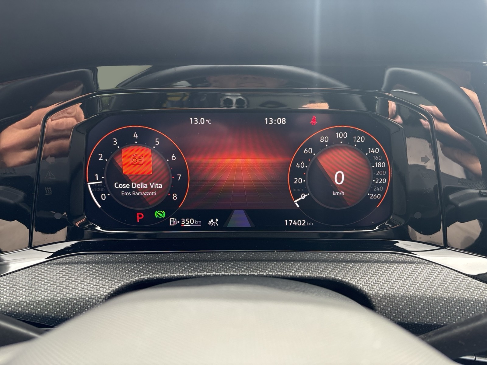 Volkswagen Golf VIII 1.5 eTSI R-LINE CAM ACC LED+ CARPLAY