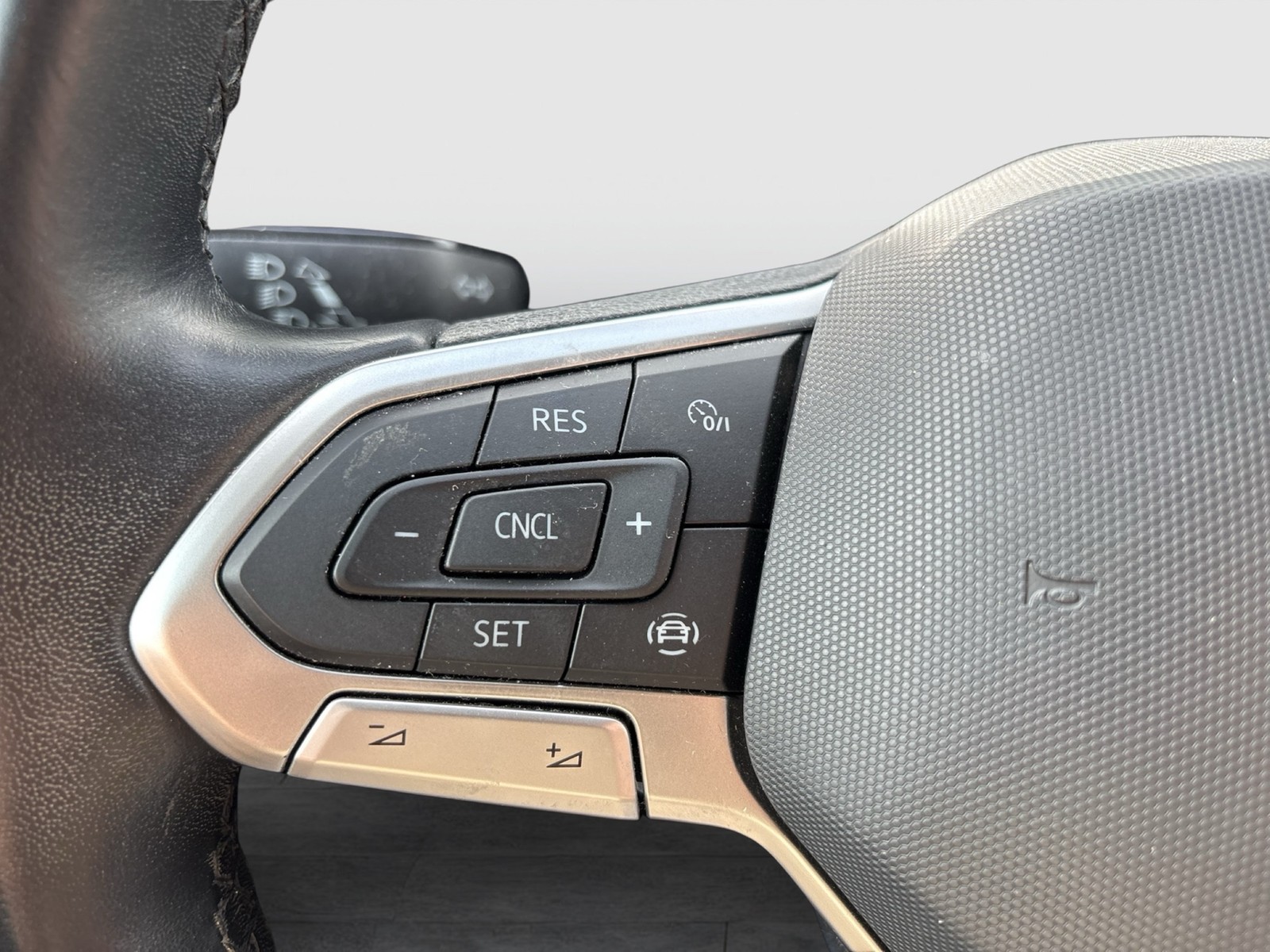 Volkswagen Caddy 1.5 STYLE 7SITZE PANO AHK LM17 CARPLAY