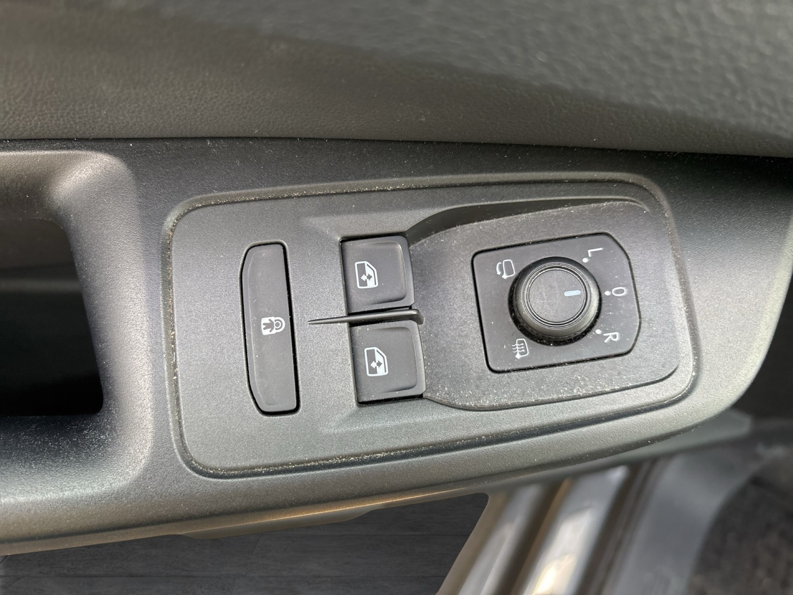 Volkswagen Caddy 1.5 STYLE 7SITZE PANO AHK LM17 CARPLAY