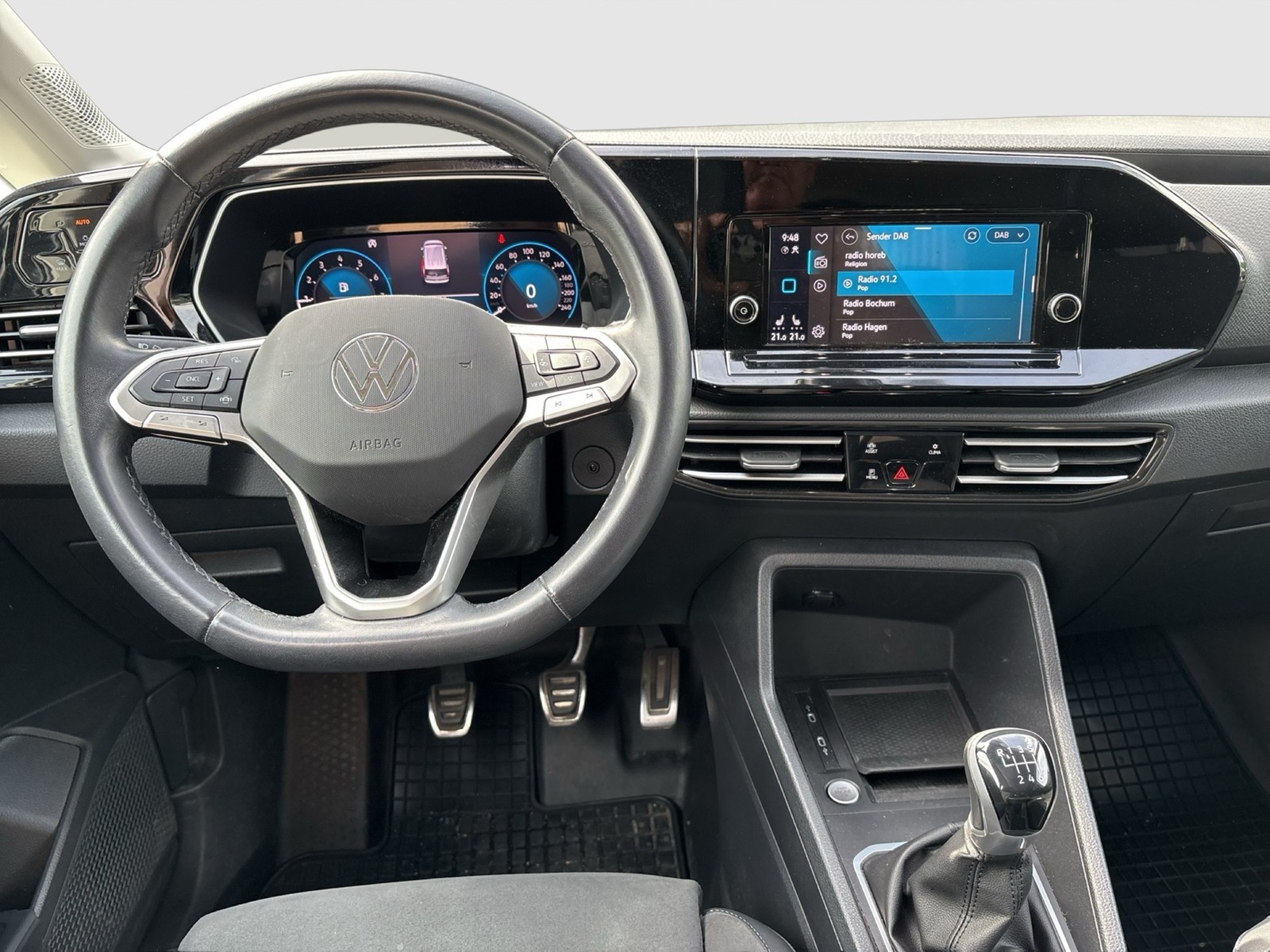 Volkswagen Caddy 1.5 STYLE 7SITZE PANO AHK LM17 CARPLAY