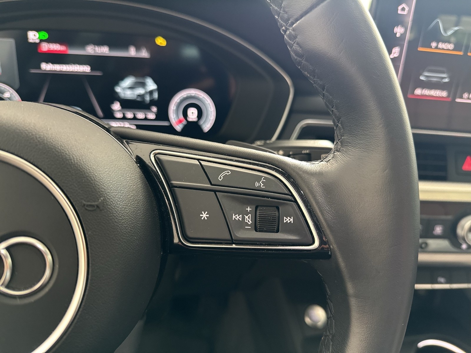 Audi A4 Avant 40 Qu. S LINE AHK KAMERA ALU18 MATRIX