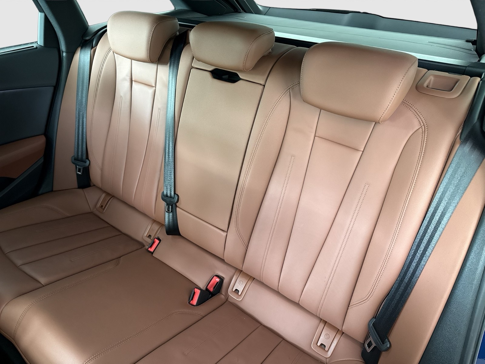 Audi A4 Avant 40 Qu. S LINE AHK KAMERA ALU18 MATRIX