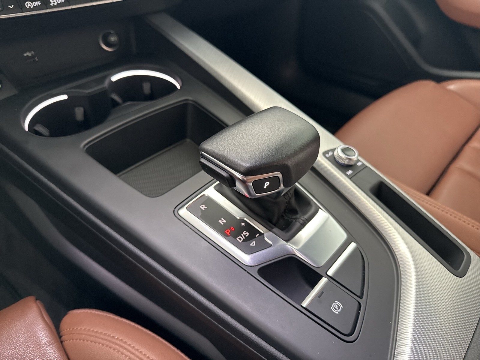 Audi A4 Avant 40 Qu. S LINE AHK KAMERA ALU18 MATRIX