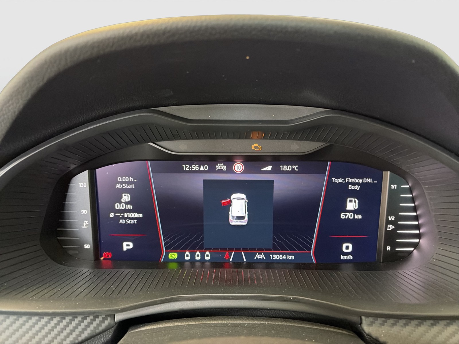 Skoda Kamiq 1.5 MONTE CARLO PANO AHK CAM ACC MATRIX
