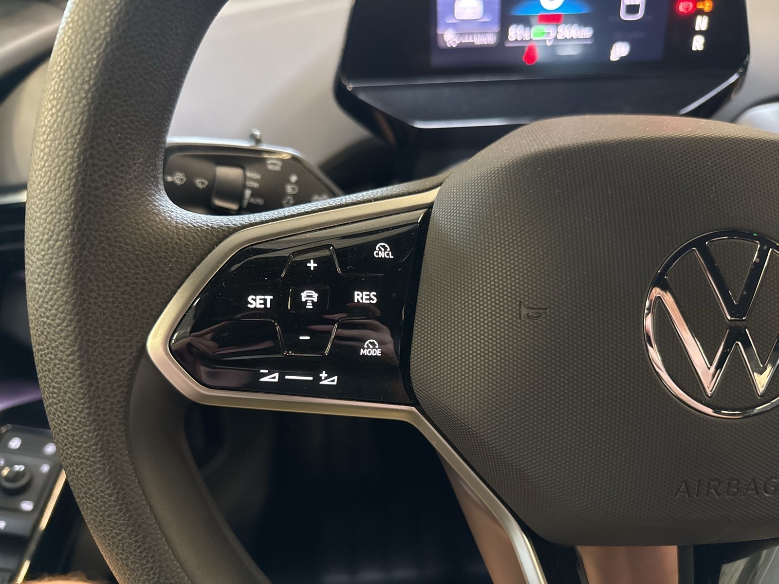Volkswagen ID.4 Pro 4X4 AHK NAVI CARPLAY KEYLESS-GO LED