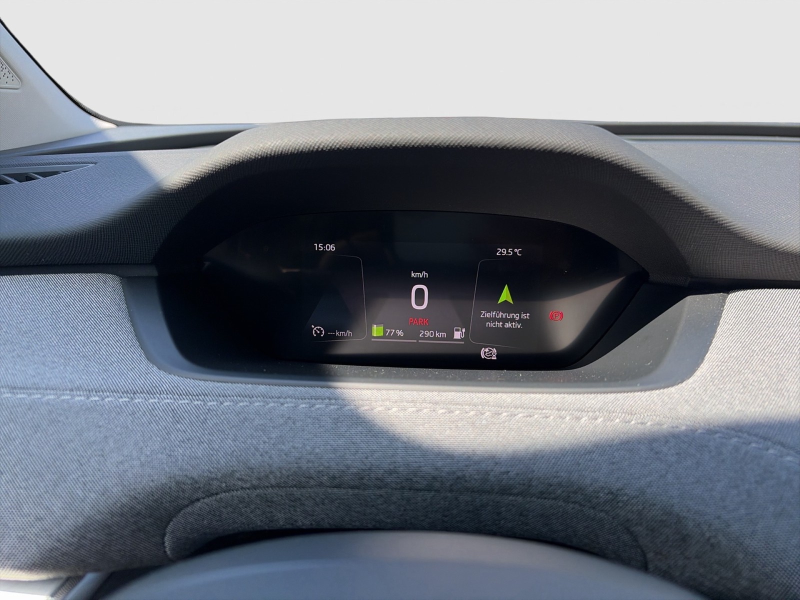 Skoda Enyaq 80 LOFT WÄRMEPUMPE AHK CAM LM19 MATRIX NAVI