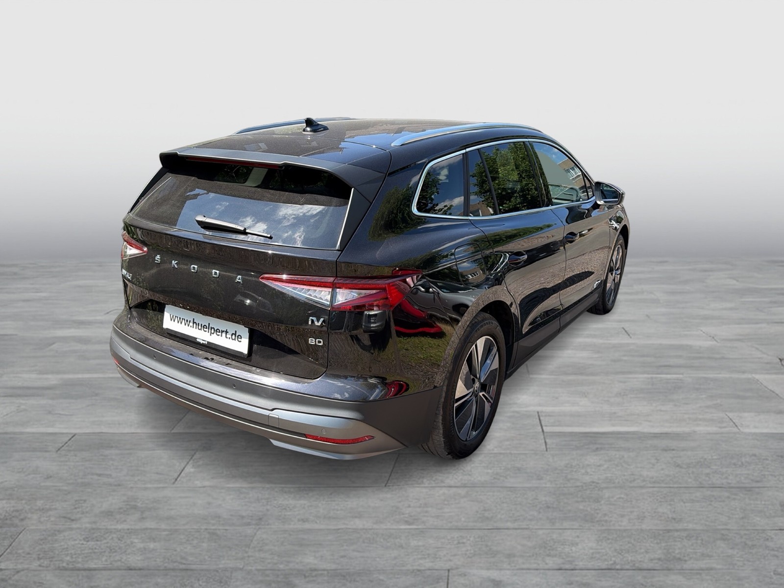 Skoda Enyaq 80 LOFT WÄRMEPUMPE AHK CAM LM19 MATRIX NAVI