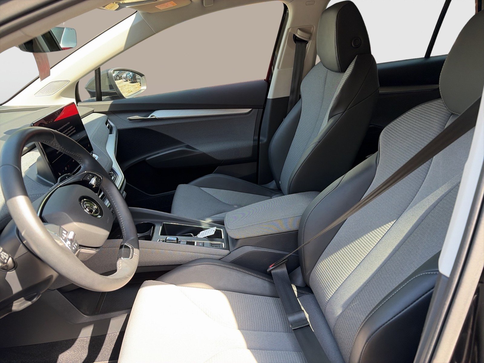 Skoda Enyaq 80 LOFT WÄRMEPUMPE AHK CAM LM19 MATRIX NAVI