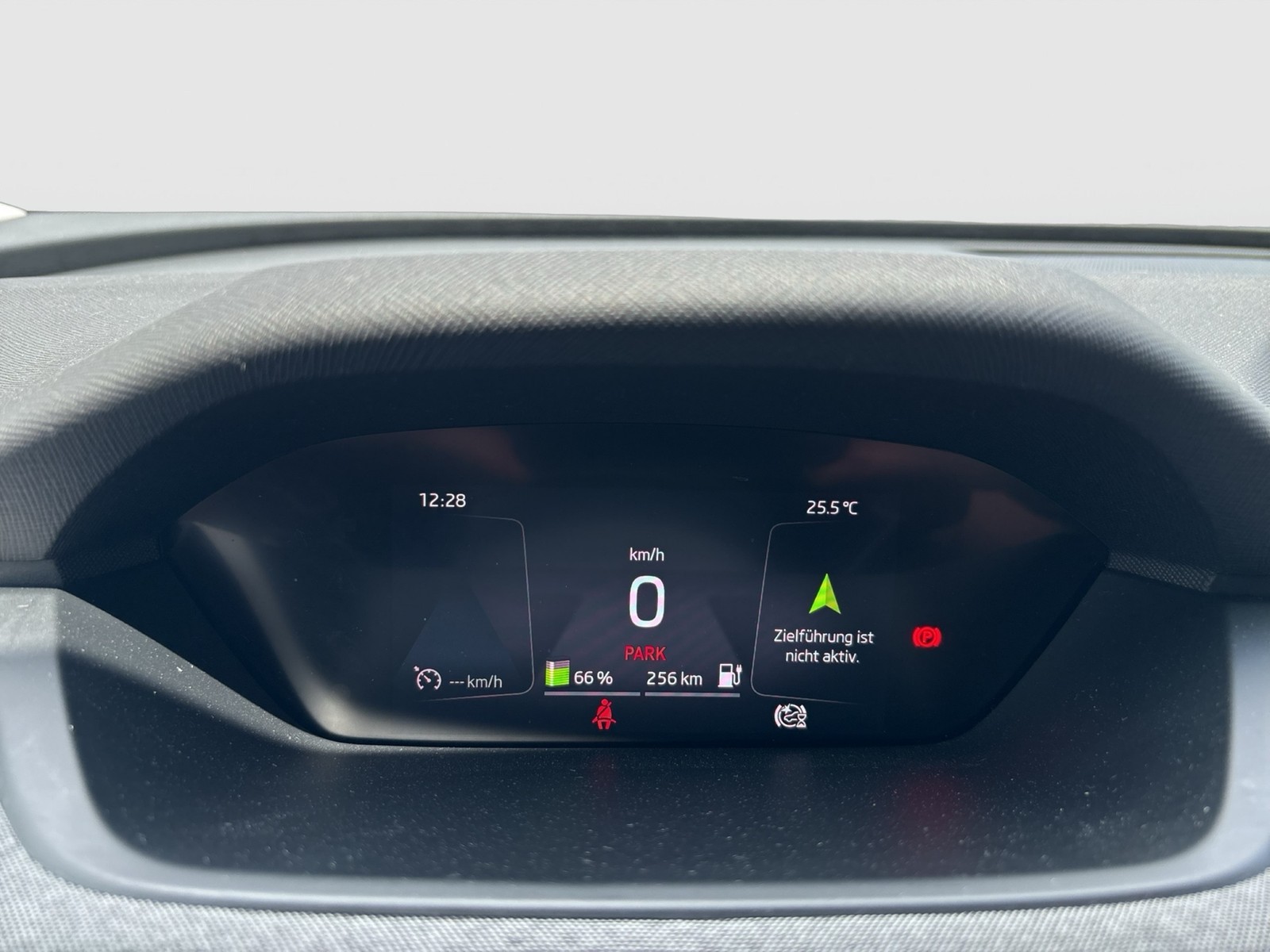Skoda Enyaq 80 LOFT WÄRMEPUMPE CAM LM19 NAVI SITZHEIZ.