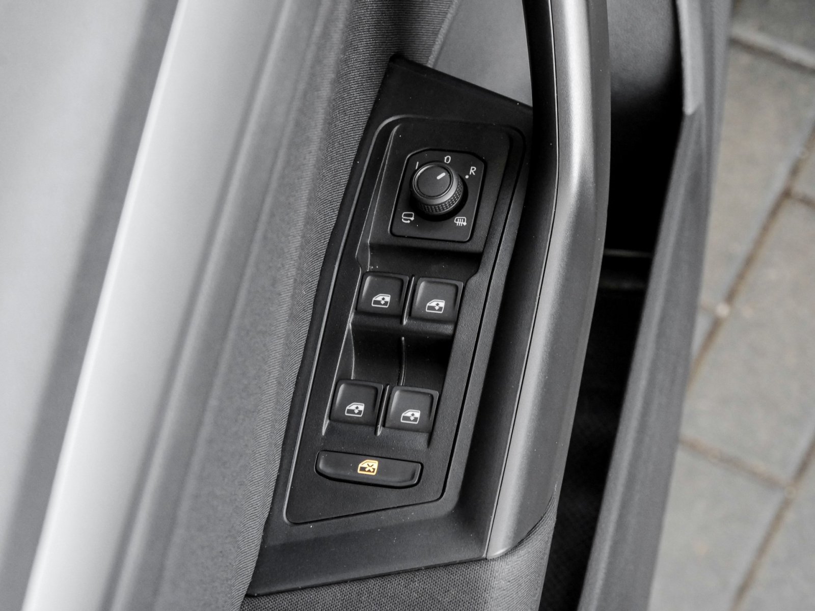 Volkswagen T-Roc 1.5 LIFE ACC LM17 SITZHZ CARPLAY/ANDROIDA.