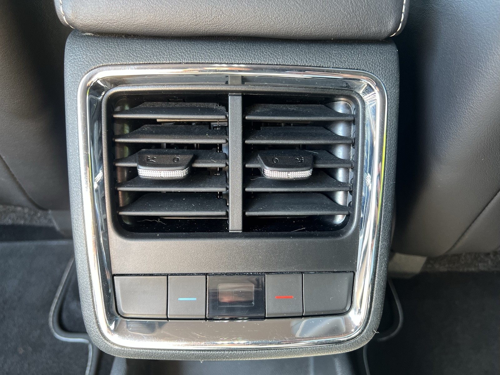 Skoda Enyaq 80x SPORTLINE 4X4 WÄRMEPUMPE 360°CAM LM20