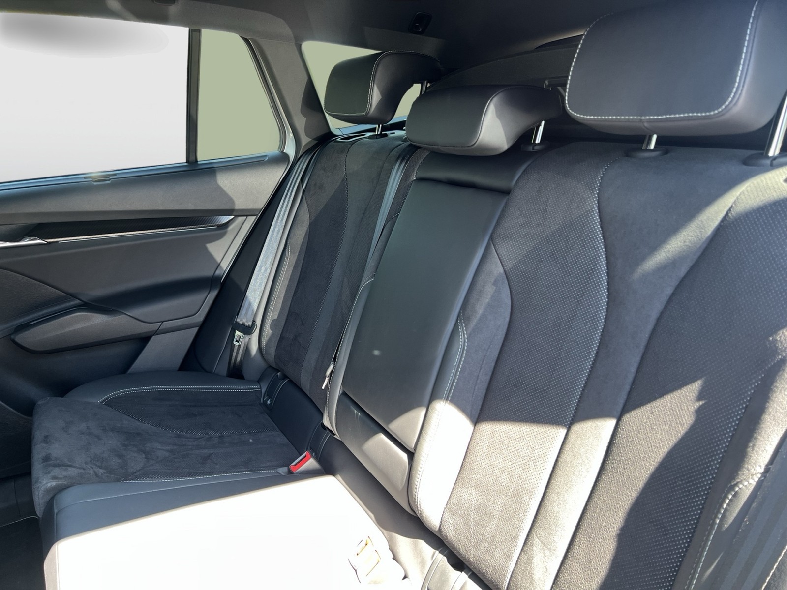 Skoda Enyaq 80x SPORTLINE 4X4 WÄRMEPUMPE 360°CAM LM20