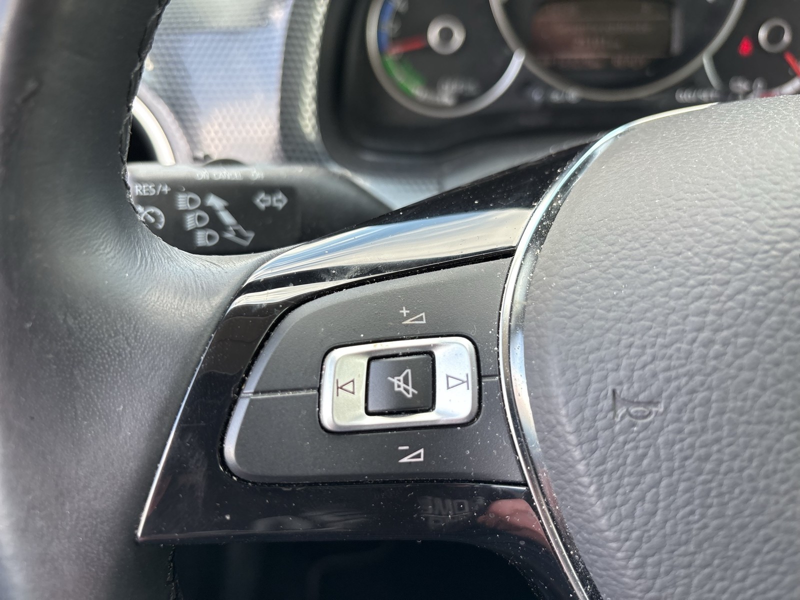 Volkswagen e-up! 4TÜREN CAM EINPARKH.TEMPOMAT KLIMAAUTOMAT.