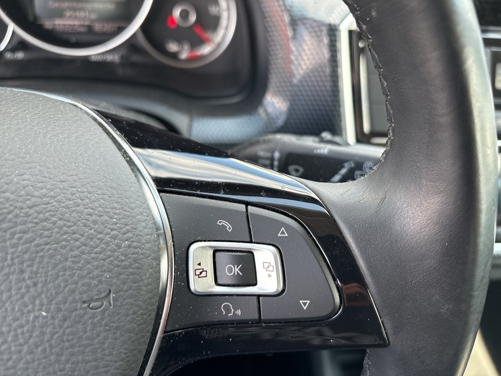 Volkswagen e-up! 4TÜREN CAM EINPARKH.TEMPOMAT KLIMAAUTOMAT.