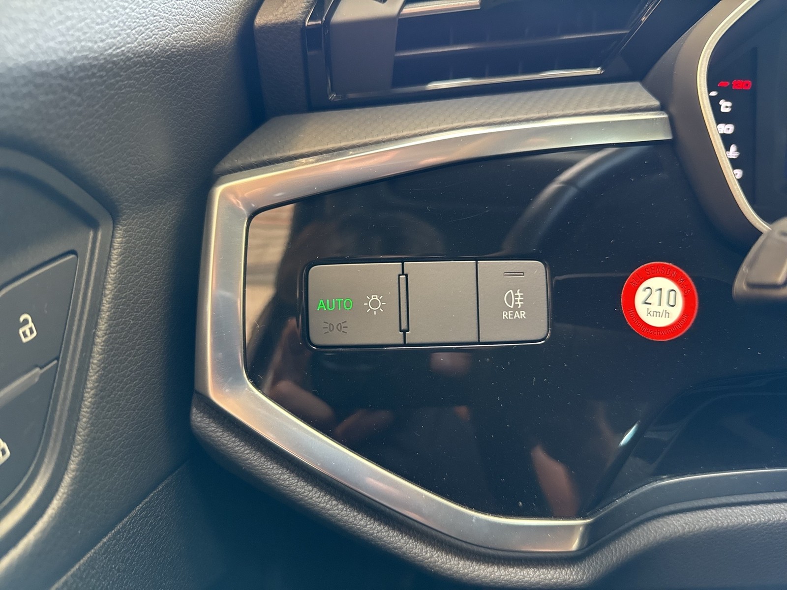 Audi Q3 40 quattro advanced AHK ACC LM18 CARPLAY
