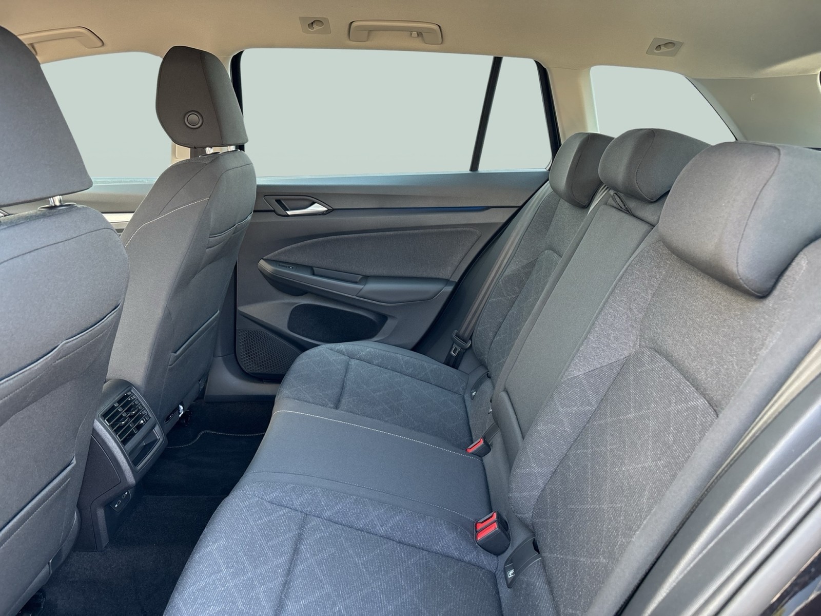 Volkswagen Golf Variant VIII 1.0 LIFE CAM ACC NAVI CARPLAY