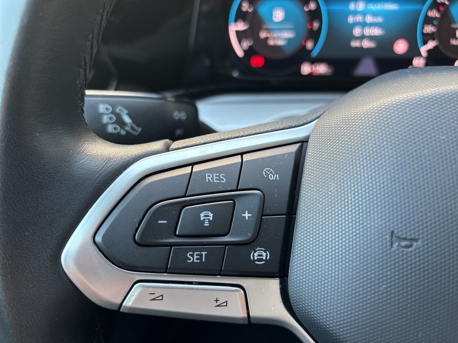 Volkswagen Golf Variant VIII 1.0 LIFE CAM ACC NAVI CARPLAY
