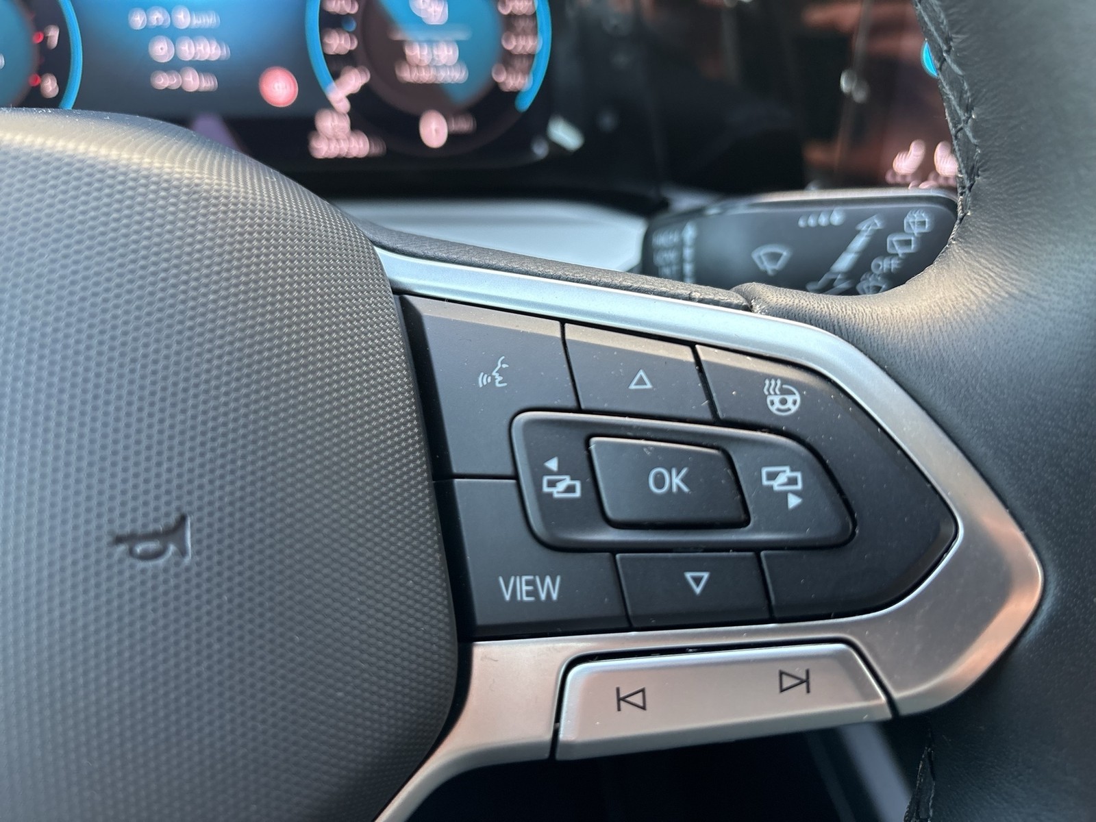 Volkswagen Golf Variant VIII 1.0 LIFE CAM ACC NAVI CARPLAY