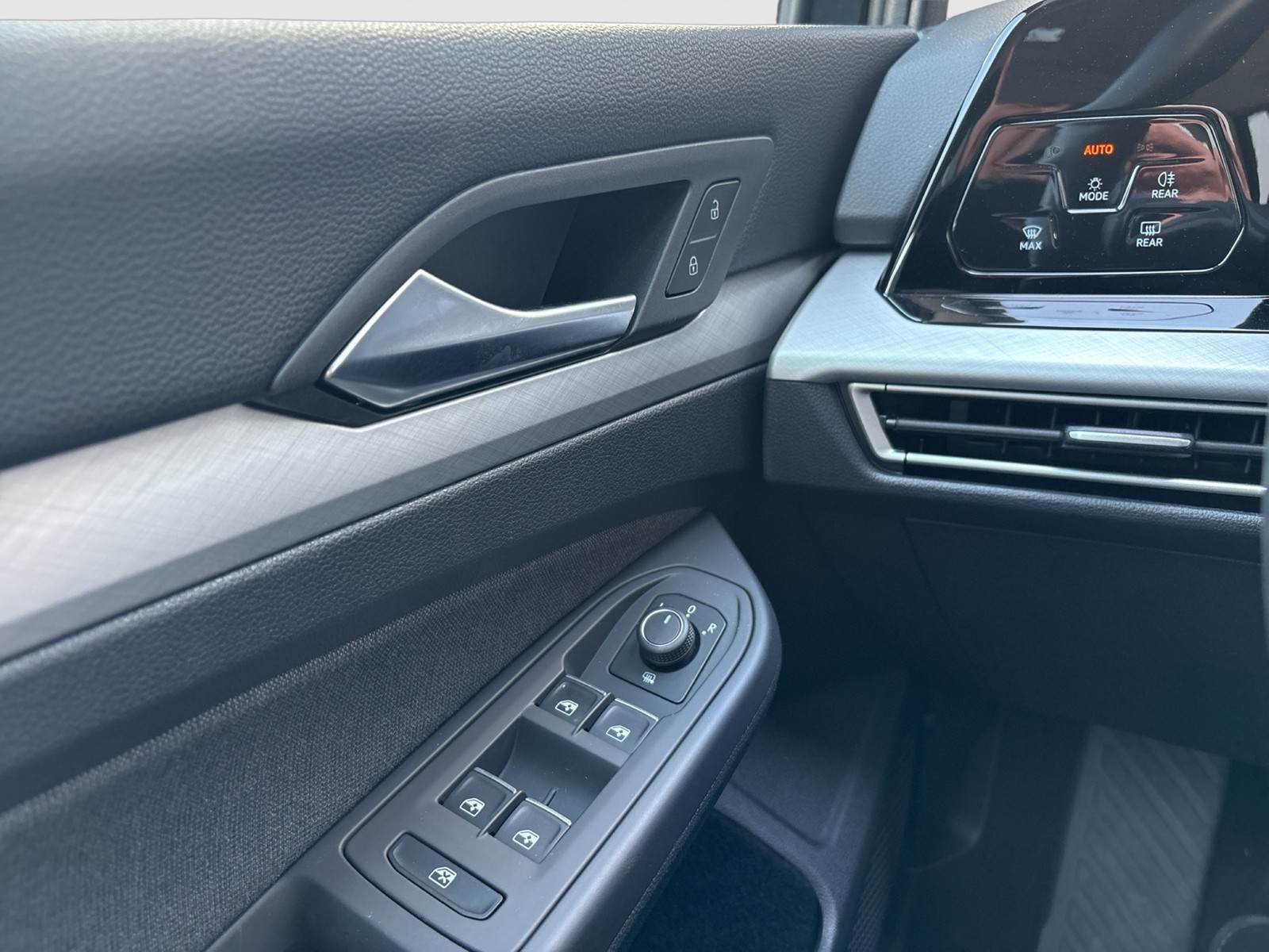 Volkswagen Golf Variant VIII 1.0 LIFE CAM ACC NAVI CARPLAY