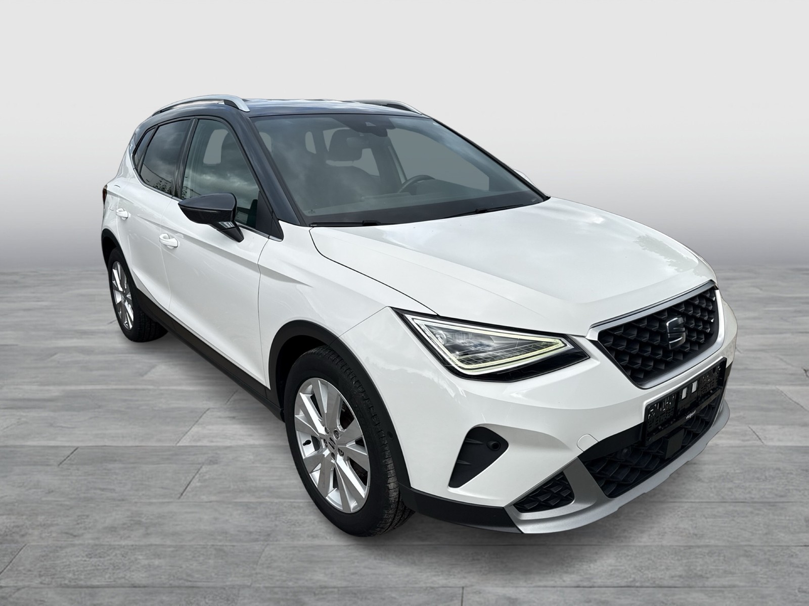 Seat Arona 1.0 XPERIENCE AHK CAM ACC LM17 NAVI SITZHZ