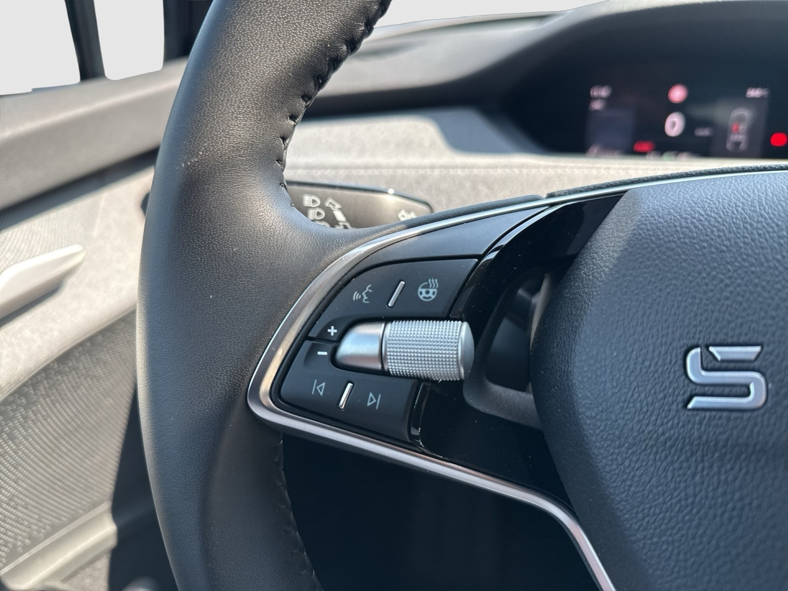 Skoda Enyaq Coupé 85 LOFT WÄRMEPUMPE PANO AHK CAM LM20
