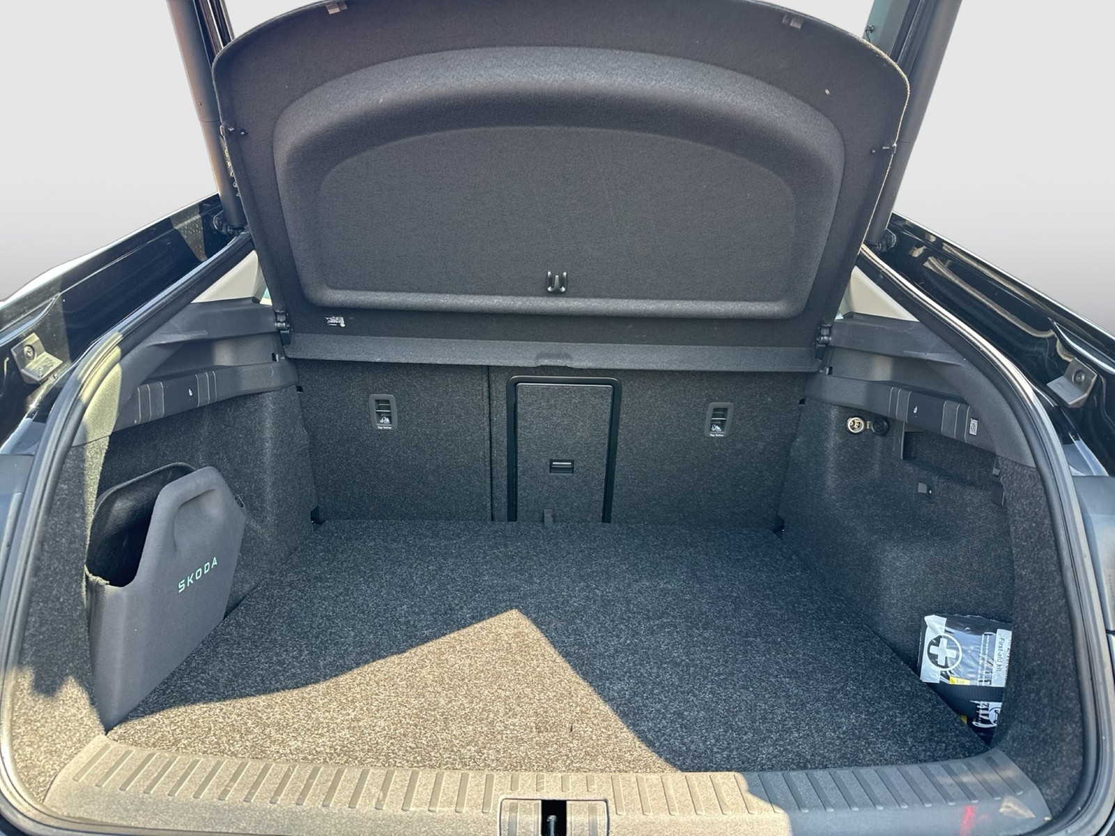 Skoda Enyaq Coupé 85 LOFT WÄRMEPUMPE PANO AHK CAM LM20