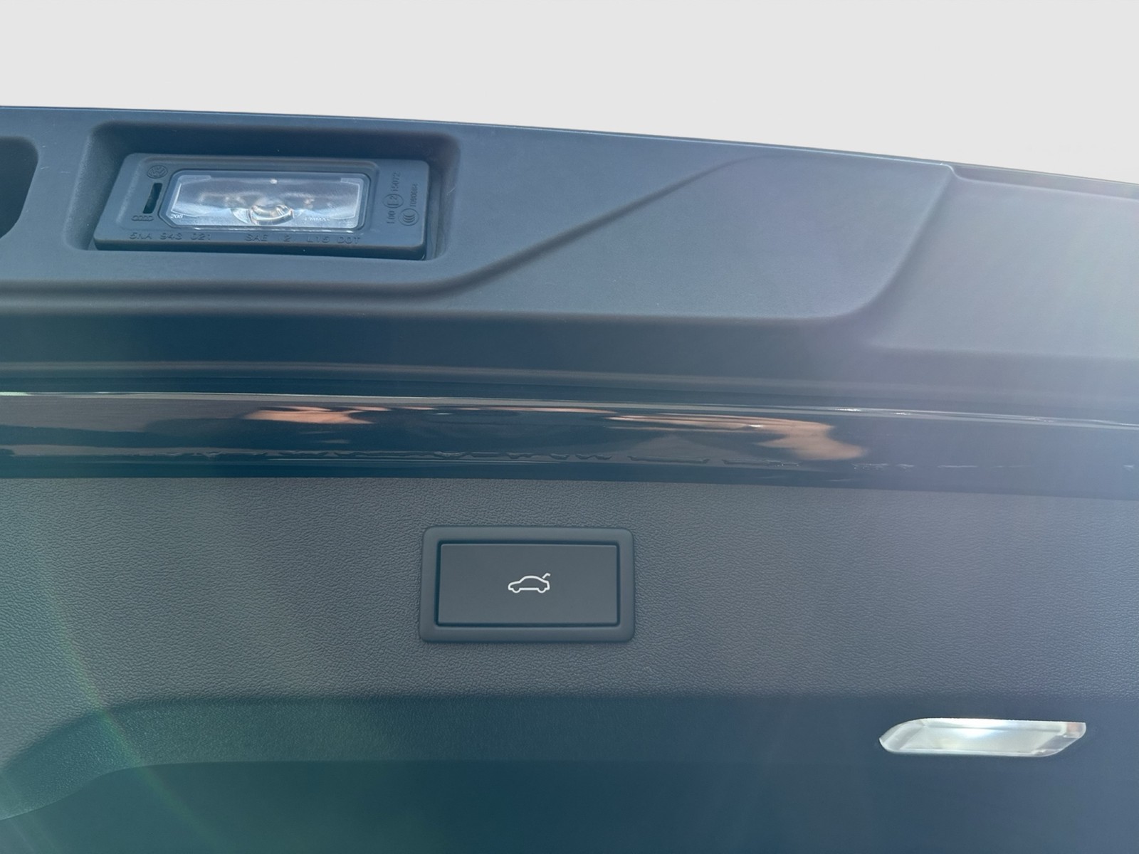 Skoda Enyaq Coupé 85 LOFT WÄRMEPUMPE PANO AHK CAM LM20
