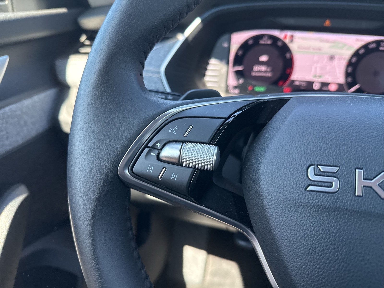 Skoda Octavia Combi 1.5 e-TEC SELECTION CANTON 360°CAM