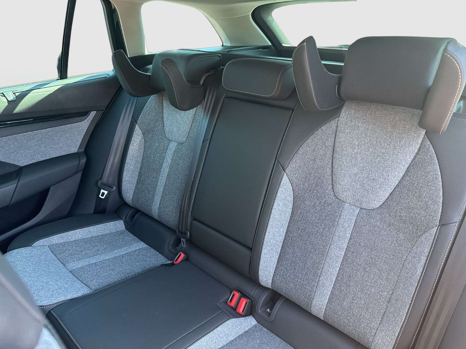 Skoda Octavia Combi 1.5 e-TEC SELECTION CANTON 360°CAM