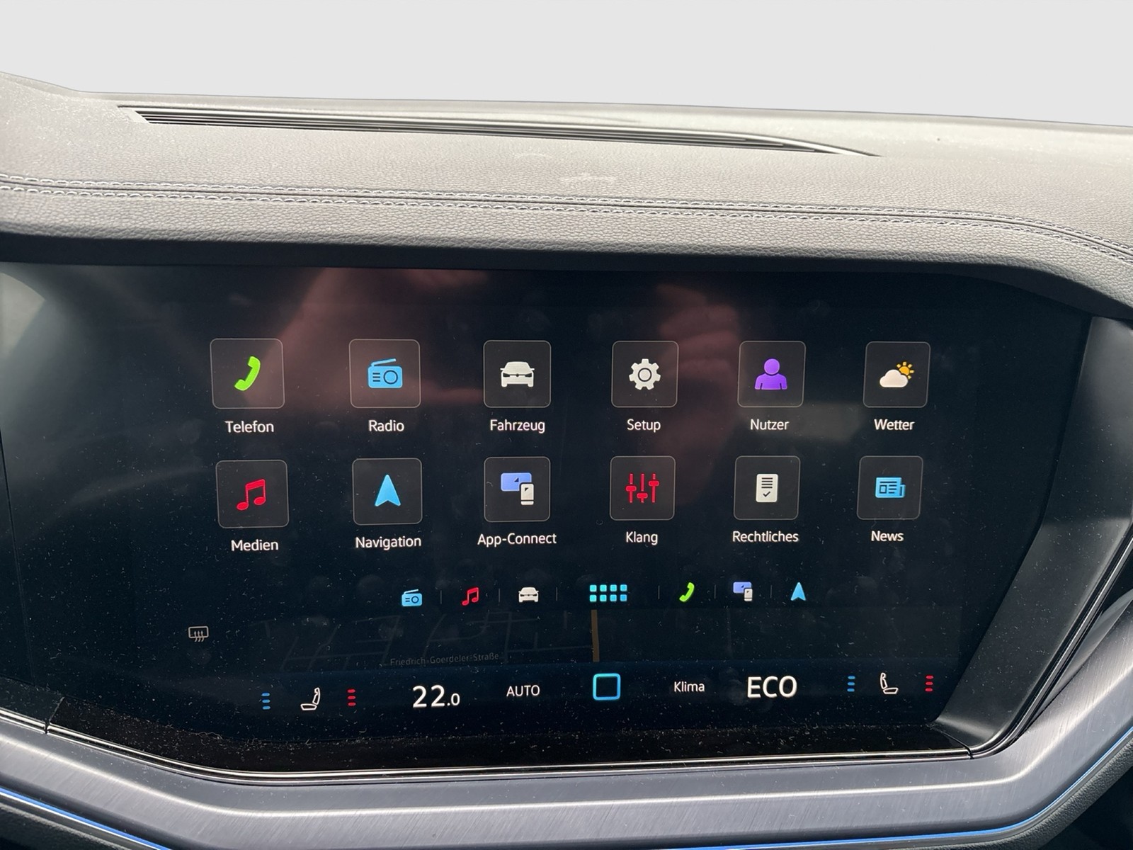 Volkswagen Touareg V6 R-LINE AHK CAM ACC HEAD-UP LM19