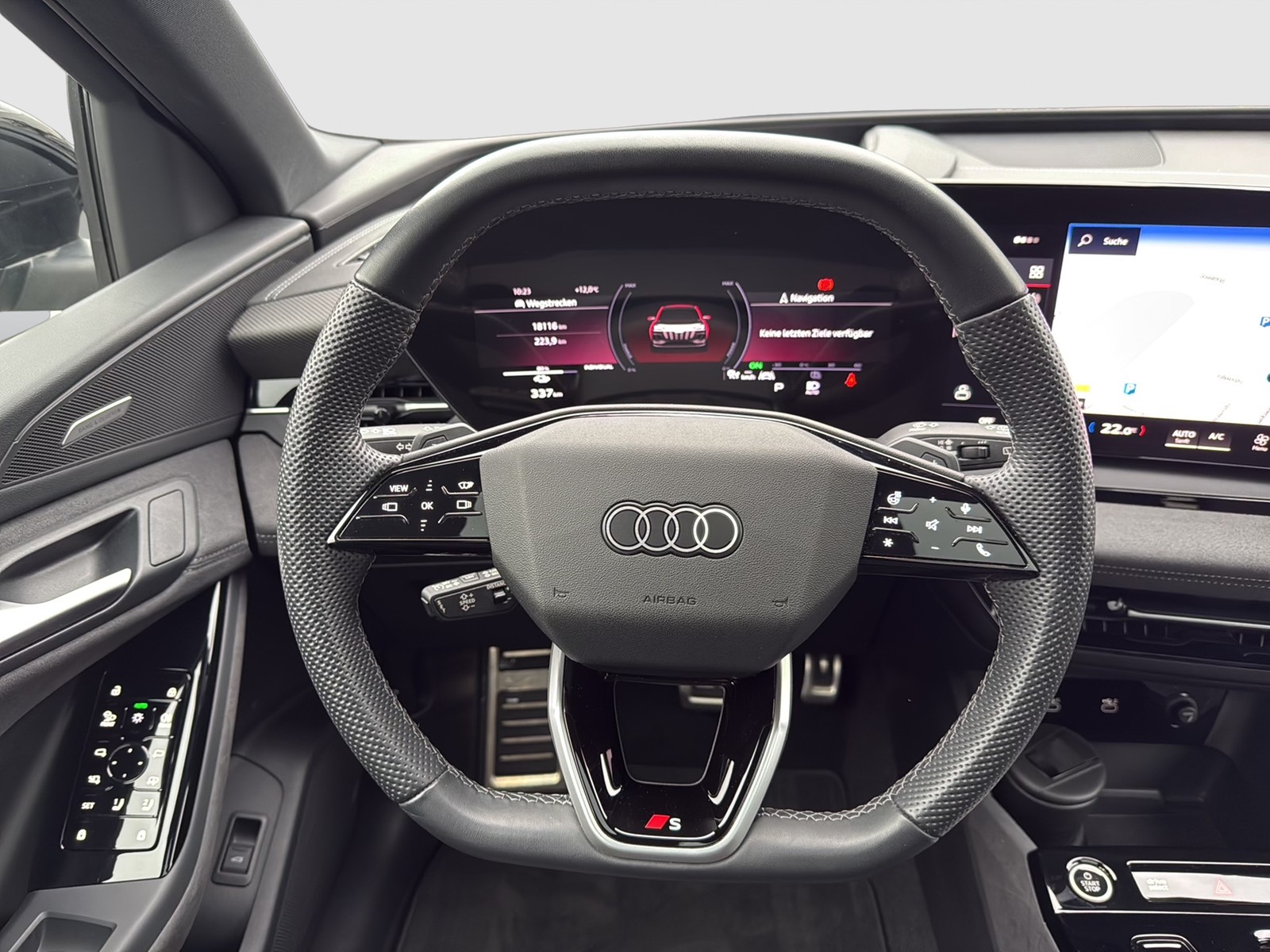 Audi Q6 e-tron quattro S LINE PANO B&O 360°CAM LM20