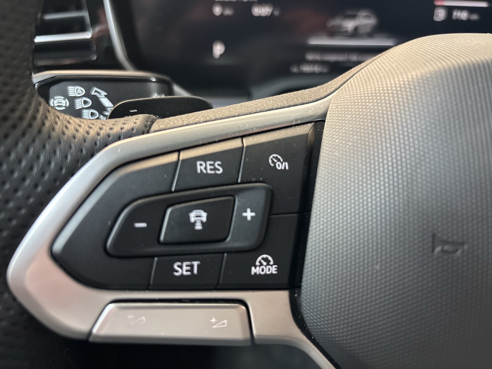 Volkswagen Touareg V6 R-LINE AHK CAM ACC HEAD-UP LM19