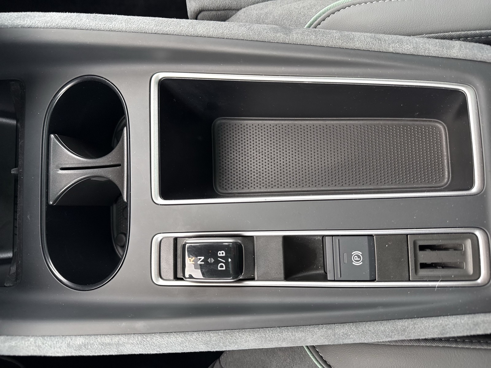 Skoda Enyaq 85x LOUNGE 4X4 WÄRMEPUMPE PANO CANTON AHK