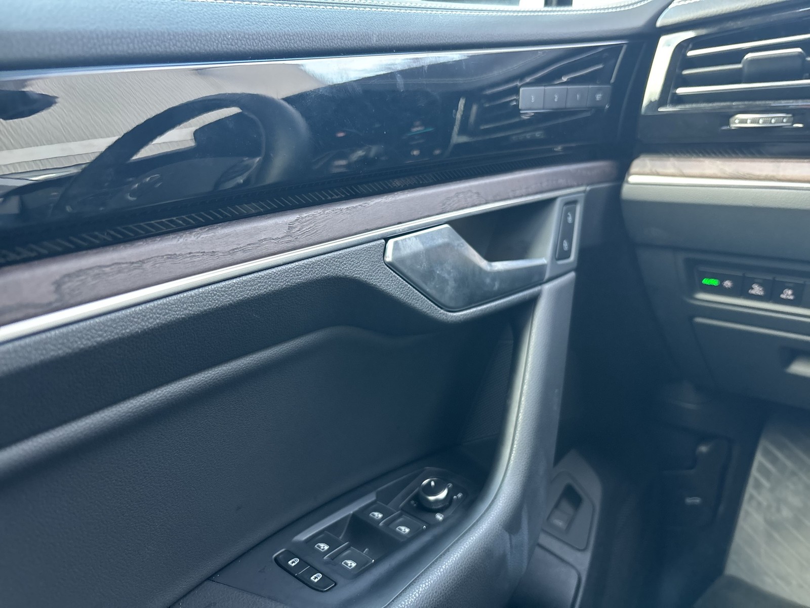 Volkswagen Touareg V6 ELEGANCE AHK CAM ACC LM19 E-KLAPPE