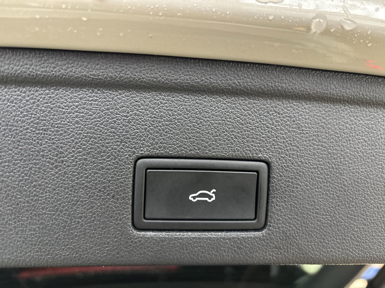 Volkswagen Touareg V6 NEUESMODELL AHK CAM ACC LM19 E-KLAPPE