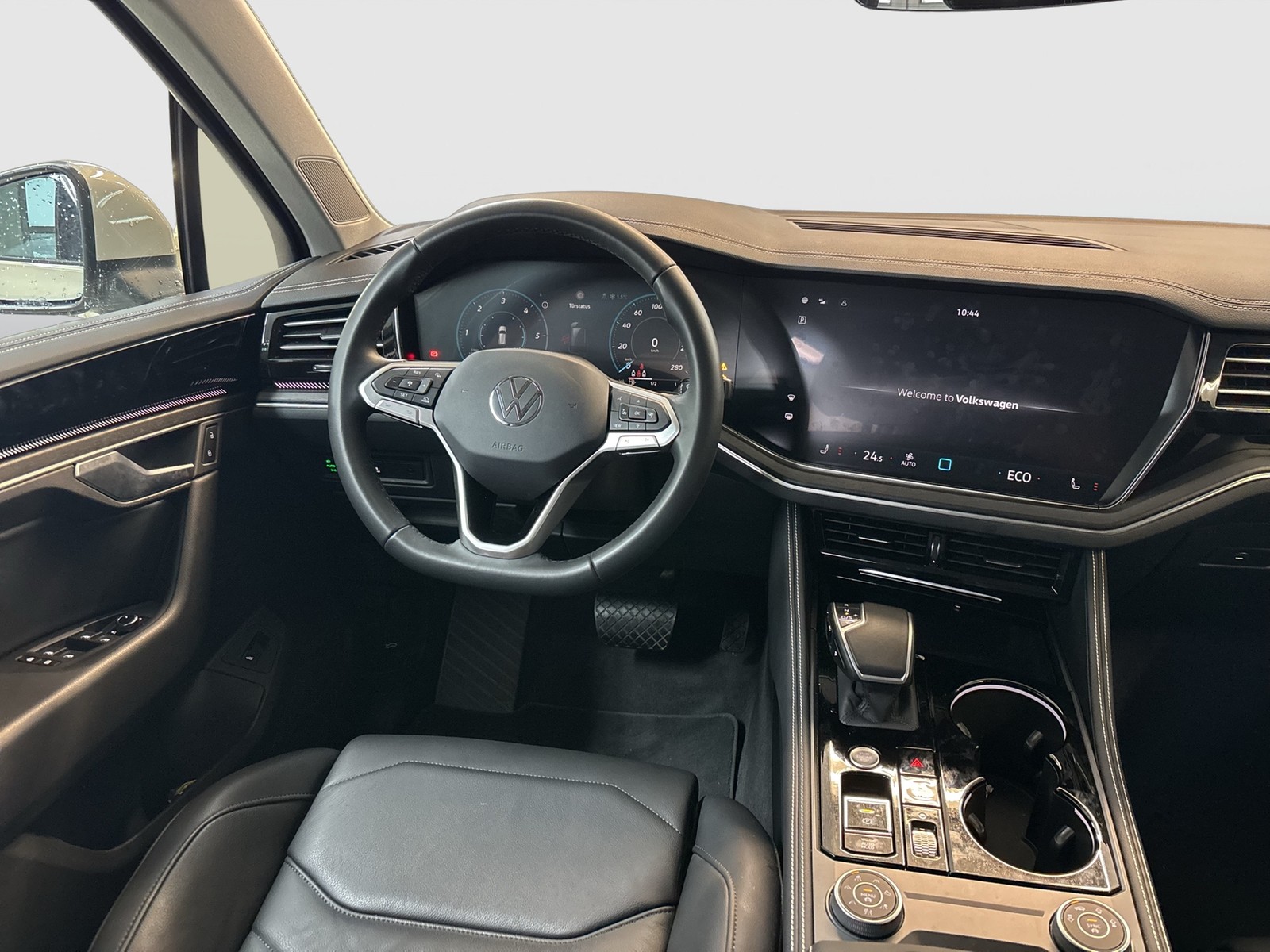 Volkswagen Touareg V6 NEUESMODELL AHK CAM ACC LM19 E-KLAPPE