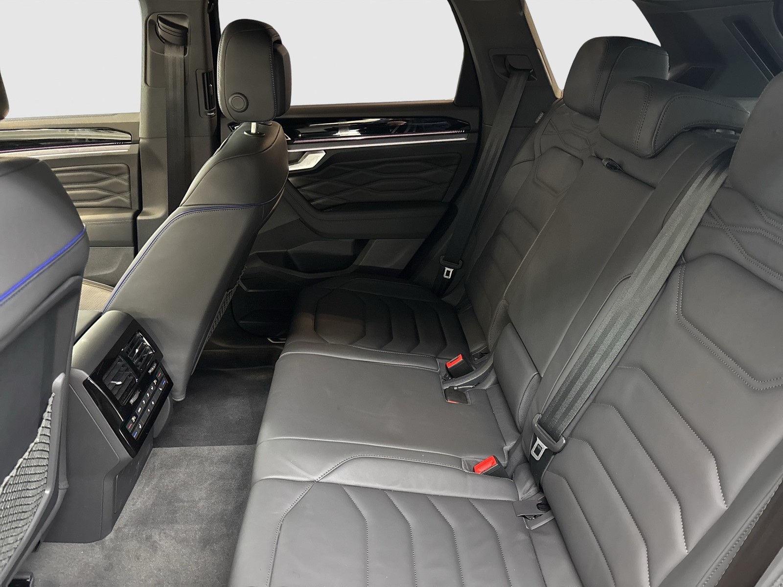 Volkswagen Touareg HYBRID R NEUESMODELL AHK 360CAM ACC LM21