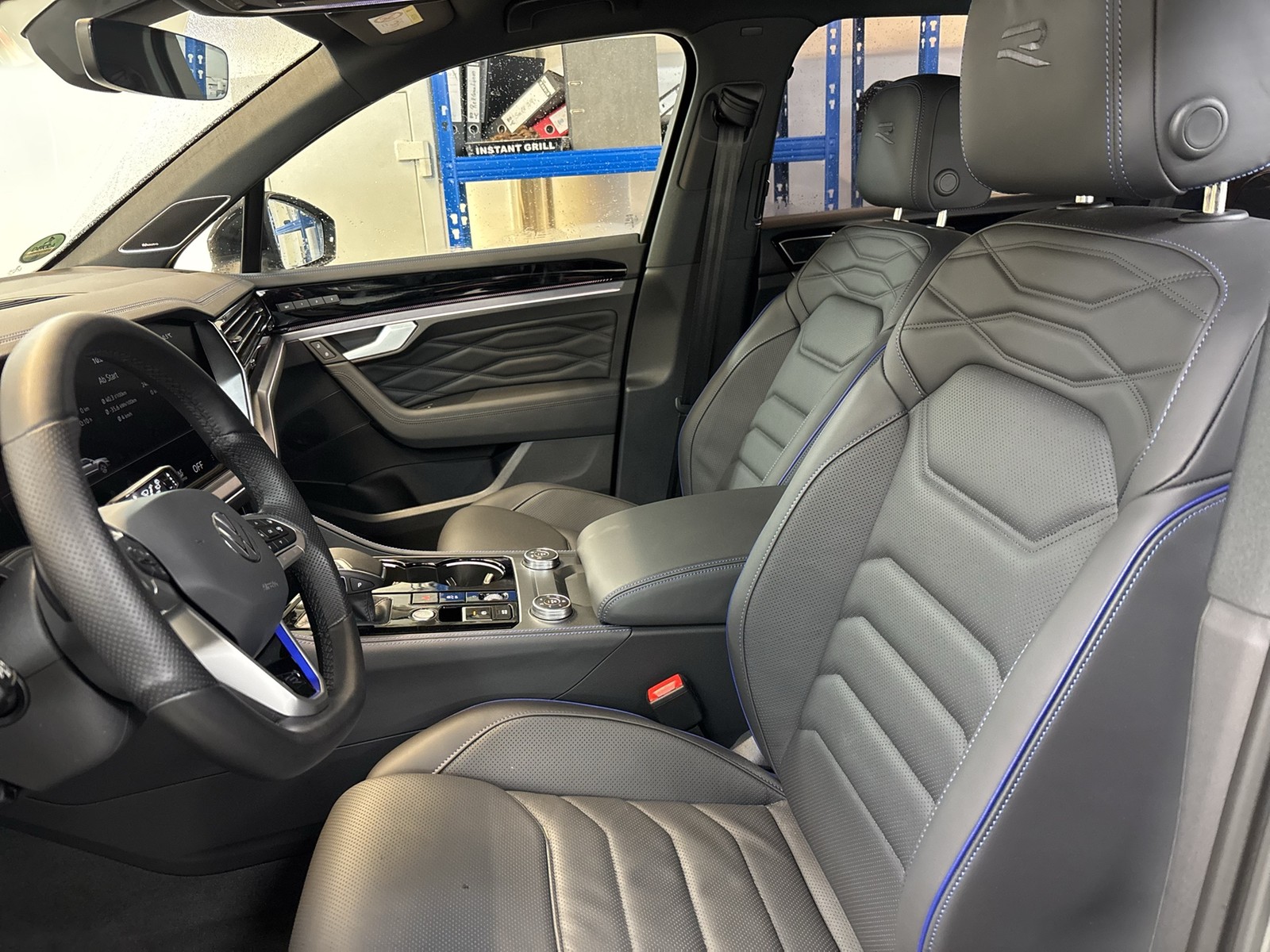 Volkswagen Touareg HYBRID R NEUESMODELL AHK 360CAM ACC LM21